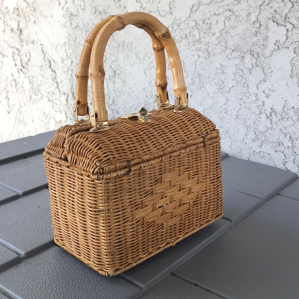 CUTE Vintage Basket Handbag